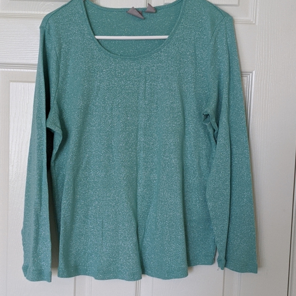 Teal top